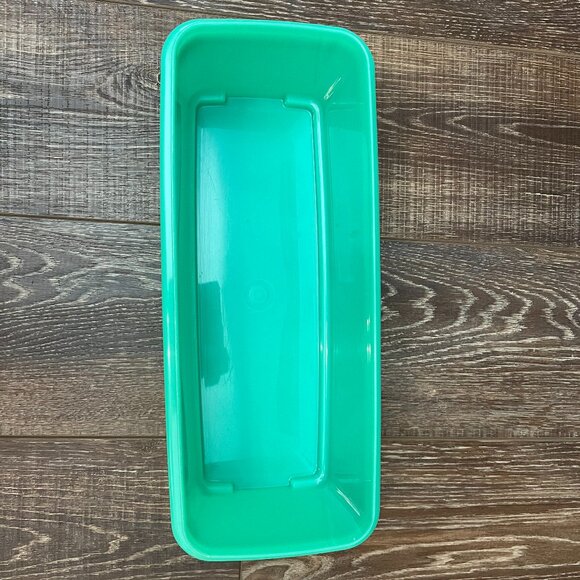 Vintage Tupperware Jadeite Green Celery/Vegetable Keeper - Picture 10 of 16
